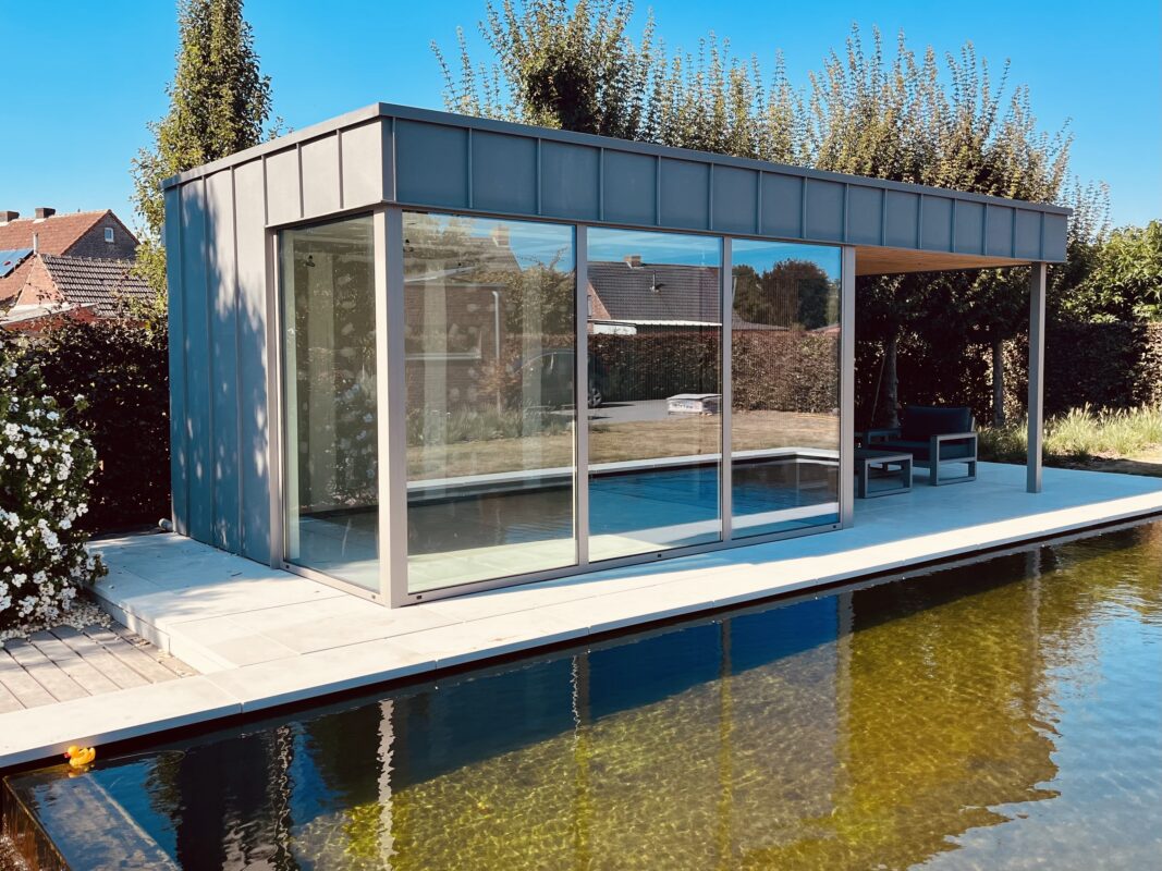 Poolhouse
