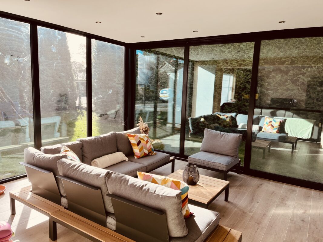 Veranda met binnen- en buitenruimte